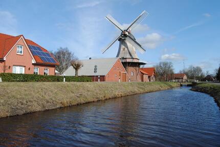 Attraktive Doppelhaushälfte in idyllischer Lage am Sauteler Kanal - Moormerland