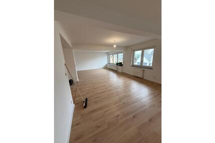 Modernisierte 4- Zimmer- Wohnung mit Balkon und Glasfaser - Gütersloh Avenwedde