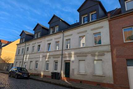 Haus zum Kaufen in Aschersleben 180.000,00 € 297 m²