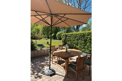 Stilvolle Maisonette-Wohnung mit Terrasse & Balkon in Rellingen