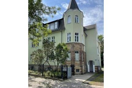 1 Raum Wohnung, ruhige Gegend über dem Stadtpark - Weißenfels