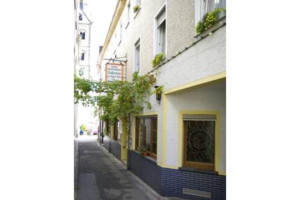 Hotelimmobilie mit Entwicklungspotenzial in Toplage am Rhein - Koblenz Lay