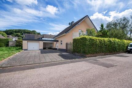 Ferienhaus in Schleiden Gemünd am komplett umzäunt WLAN