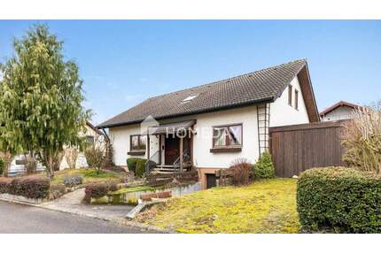 Ein Zuhause mit Garten, Garage und Charakter für Ihre Zukunft in gewachsener Lage von Gundelsheim