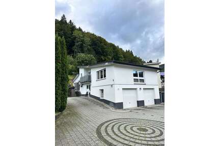 Haus zum Kaufen in Calmbach 690.000,00 € 195.5 m²