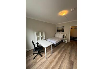 Student Room - share Apartment - 750,00&nbsp;EUR Kaltmiete, ca.&nbsp; 160,00&nbsp;m&sup2; in Berlin (PLZ: 10117) Mitte