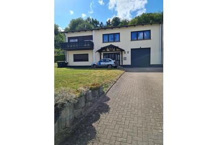 Attraktives, freistehendes Einfamilienhaus zum Wohlfühlen - Neunkirchen Heinitz