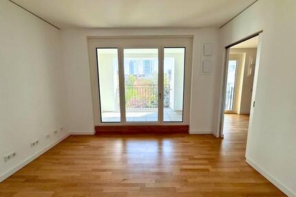In direkter Nähe zum Hackeschen Markt: Helle 2-Zimmer-Neubauwohnung mit TERRASSE, EBK und hochwertigem Parkettboden - Berlin