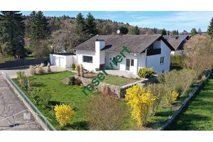 Gepflegter Bungalow mit herrlichem Garten und Doppelgarage in bevorzugter Lage von Breitenbrunn