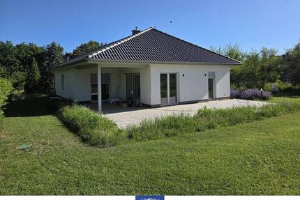Modernes Einfamilienhaus in ruhiger, idyllischer Wohnlage mit großem Garten - Weinböhla