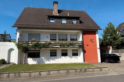 Charmantes Haus mit 2 Wohneinheiten & großen Garten - Michelau im Steigerwald