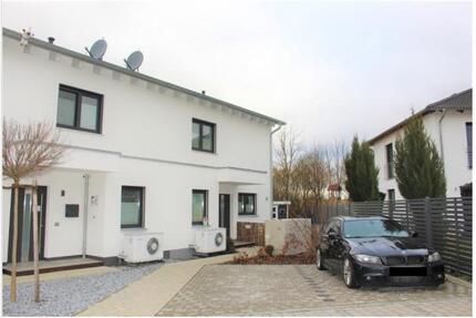 Doppelhaus in Sandelzhausen, Energie A+, 135qm Wohnfläche - Mainburg
