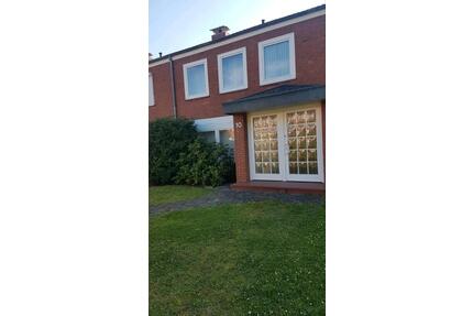 Grolland Reihenhaus mit Garage, Dachboden ausgebaut - Bremen Huchting