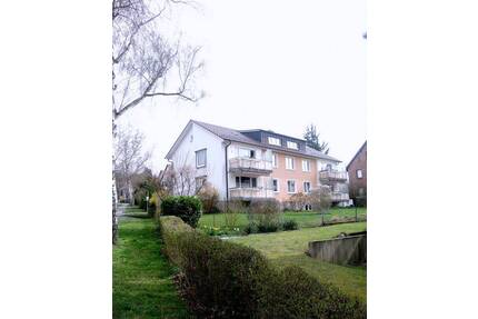 Ehepaar 50+ gesucht, Gepflegte seniorengerechte Erdgeschosswohnung mit Balkon im alten Wieterviertel - Northeim