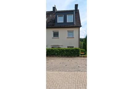 Reiheneckhaus mit großem Südbalkon und 3 Stellplätzen - Lüdenscheid Staberg