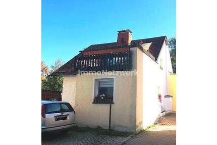 *Investorentraum in Selb: Zwei Häuser zum Preis von einem!*