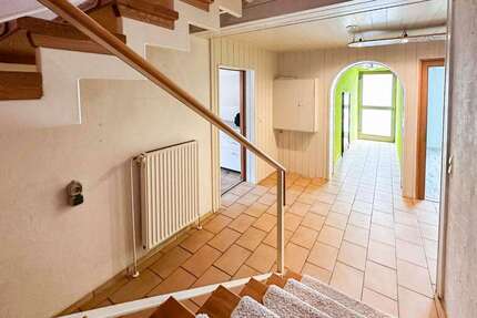 Haus zum Kaufen in Wilhermsdorf 220.000,00 € 220 m²