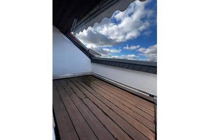 3 Raumwohnung unterm Dach - 860,00&nbsp;EUR Kaltmiete, ca.&nbsp; 95,00&nbsp;m&sup2; in Zwickau (PLZ: 08056)