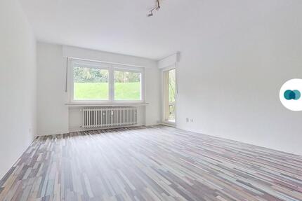 Endlich Raum für alle: Großzügige 4-Zimmer-Erdgeschosswohnung mit eigener Terrasse in Solingen
