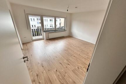 Frisch renovierte 4 Zimmer Wohnung in Heepen mit Balkon mietbar - Bielefeld