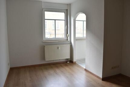 Kleine, günstige 2-Zimmer-Wohnung in zentraler Lage - Plauen Altstadt