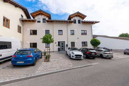Wohnung zum Mieten in Griesstätt 910,00 € 75.84 m²