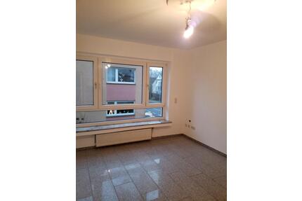 Modernisierte 2-Zimmer-Wohnung mit Balkon & Blick ins Grüne - Euskirchen