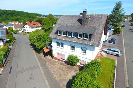 Haus zum Kaufen in Solms 298.000,00 € 208 m²
