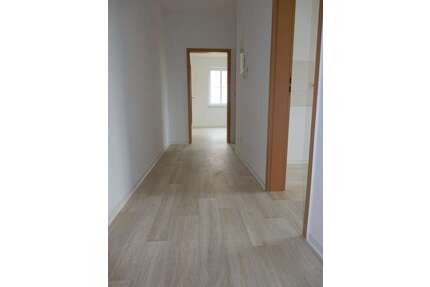 Wohnung zum Mieten in Hoyerswerda 300,00 € 50.85 m²