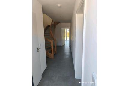 Doppelhaushälfte mit Garten und Garage im Neubaugebiet - Weeze