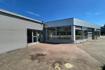 Gewerbefläche mit Ausstellungsfläche und Büroräume auf ca.400qm mit Freifläche an der B73 zu vermieten! - Hemmoor