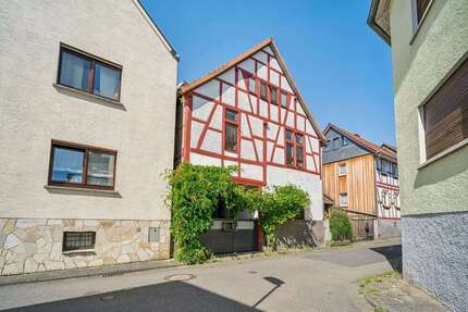 Haus zum Kaufen in Lahnau 170.000,00 € 52.69 m²