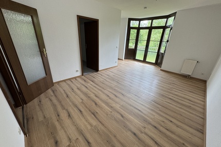 Kleine 1 Raum Wohnung mit Schlafnische und Aufzug in Gera