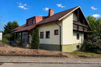 Haus zum Kaufen in Hof 220.000,00 € 189 m²