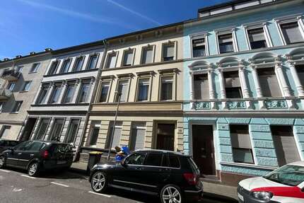 Haus zum Kaufen in Krefeld 390.000,00 € 274.16 m²