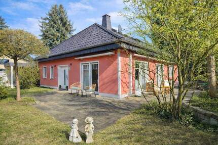 HOCHWERTIGES EINFAMILIENHAUS IM BUNGALOWSTIL - Möser