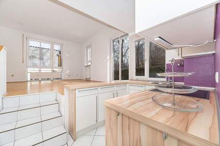 Sonnige 2-Zimmer-Wohnung mit großer Terrasse und Garten! Kurzfristig bezugsfrei! - München Trudering-Riem