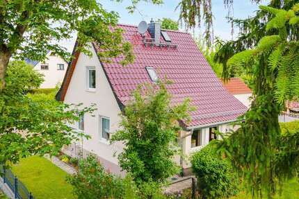Haus zum Kaufen in Rehfelde 390.000,00 € 74.15 m²