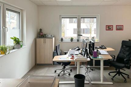 Modernes Büro- und Geschäftsgebäude - Northeim