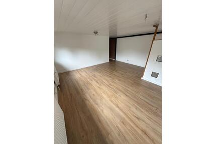 Ruhige 2-Zimmer-Dachgeschosswohnung - 62 m² - neue Küche - Schleswig