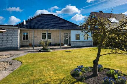 Wohntraum mit Gartenidylle und Ausbaureserve im Dachgeschoss - Papenburg