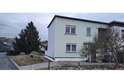 Verkaufe ein Reiheneckhaus in Sachsenbrunn - Eisfeld