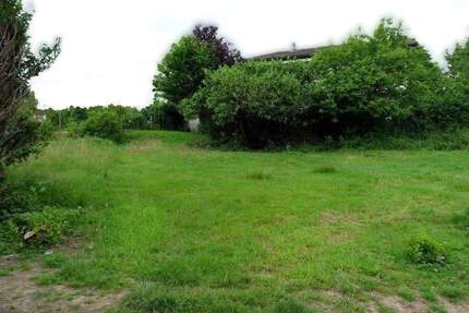 IMMOBILIEN LONNY** Baugrundstück in Ruppichteroth (Nähe historischer Ortskern)