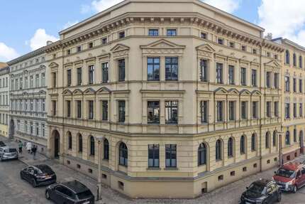 Wohnung zum Kaufen in Halle 375.000,00 € 108.14 m²