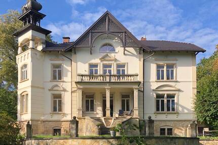 Wunderschöne 4-Zimmerwohnung mit Balkon und Ausblick in exponierter Lage von Radebeul-West