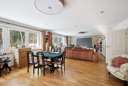 Haus zum Kaufen in Borkheide 753.000,00 € 280 m²