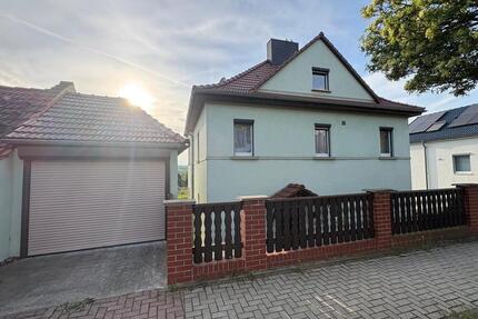 Provisionsfrei! Exklusive Aussicht: Großzügiges Mehrfamilienhaus - Naumburg (Saale)