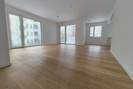 Wohnung zum Mieten in Berlin Wilmersdorf 2.096,57 € 108.35 m²