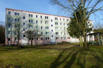 3-RWE Hochparterre verfügbar - 385,00&nbsp;EUR Kaltmiete, ca.&nbsp; 59,82&nbsp;m&sup2; in Schwerin (PLZ: 19063) Mueß