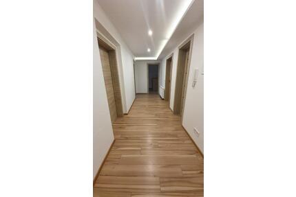 Bezugsfreie 3-Zimmer-Wohnung mit Süd-Balkon & Top-Anbindung - Freital